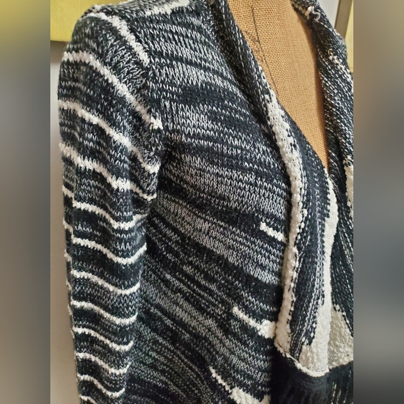 Medium cardigan - Picture 2 of 3
